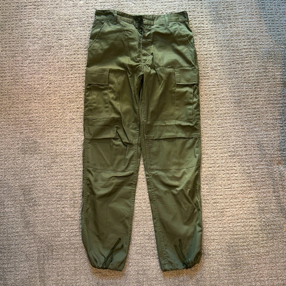 Urban Outfitters Men’s Cargo Pants (Small)